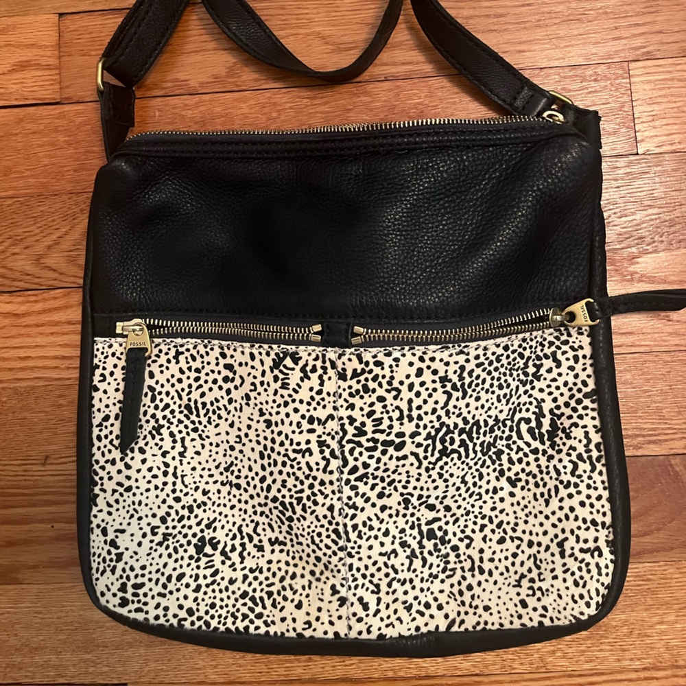 Fossil Black Leather Crossbody Bag with Gold Accents